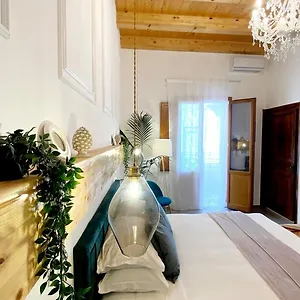  Bed & Breakfast Atrium